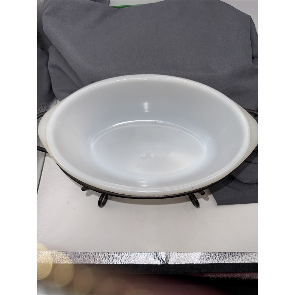 Vintage Glasbake 1 Qt. White Pot w/ metal Stand and lid - Picture 3 of 8